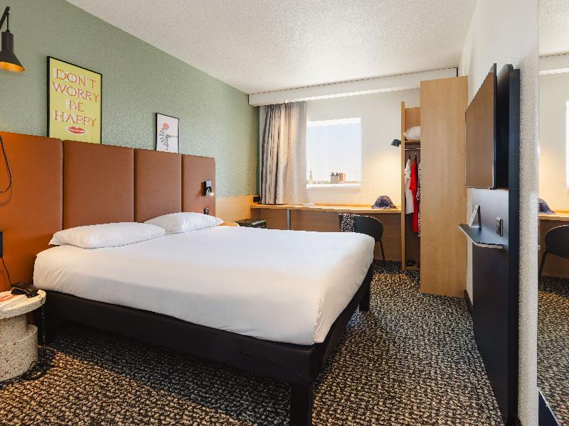 ibis Rennes Centre Gare Sud image