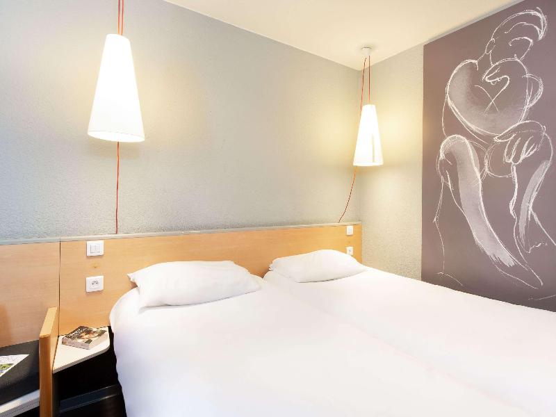 ibis Salon-de-Provence Sud image