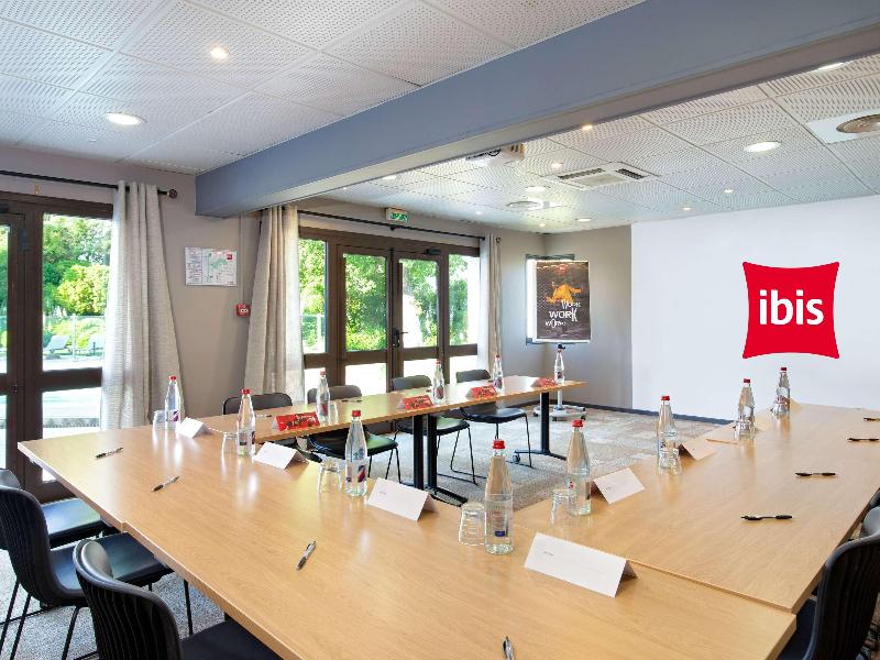 ibis Salon-de-Provence Sud image