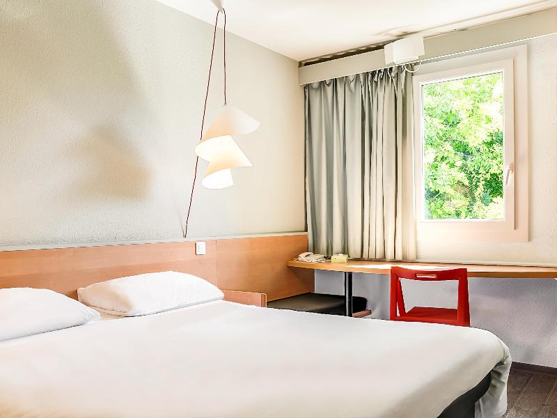 ibis Salon-de-Provence Sud image
