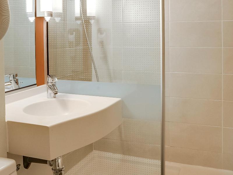 ibis Salon-de-Provence Sud image