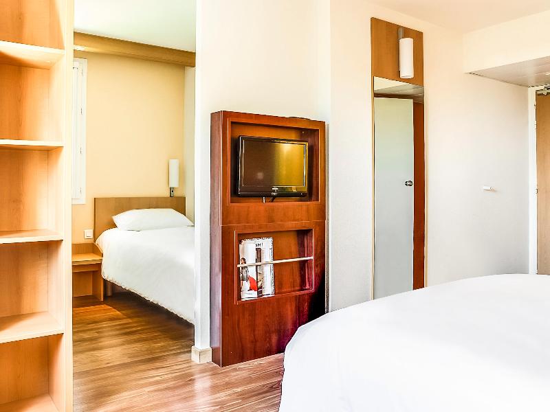 ibis Salon-de-Provence Sud image