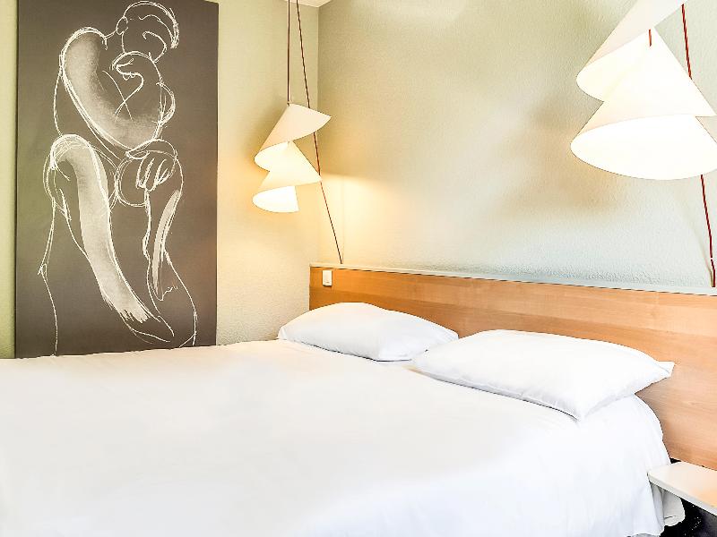 ibis Salon-de-Provence Sud image