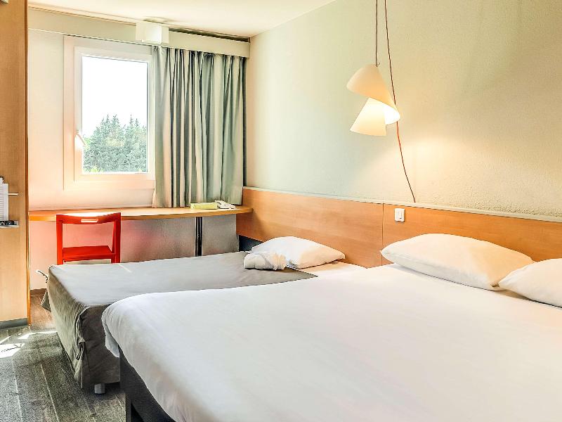 ibis Salon-de-Provence Sud image