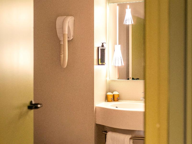 ibis Styles Saint Etienne Gare Chateaucreux image
