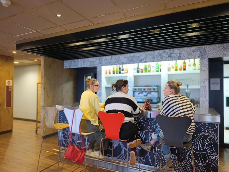 ibis Aurillac image