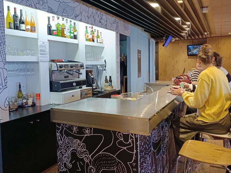 ibis Aurillac image