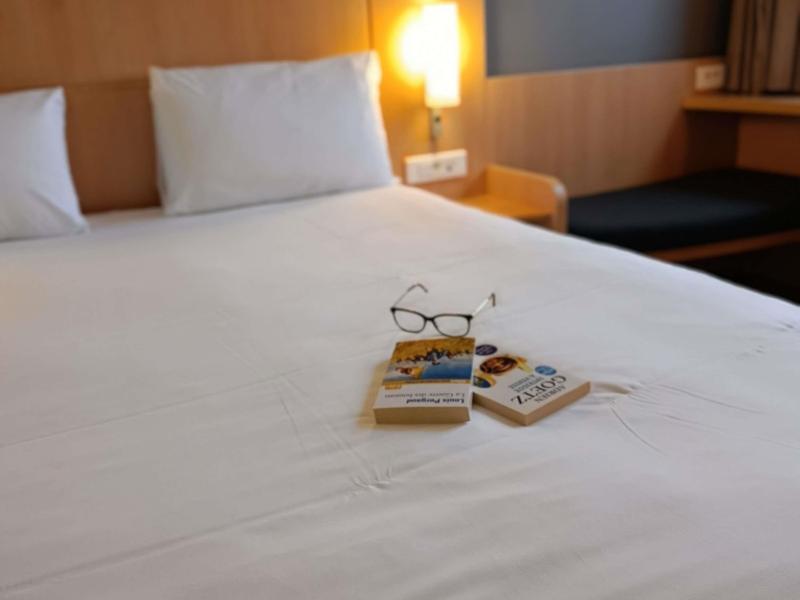 ibis Aurillac image