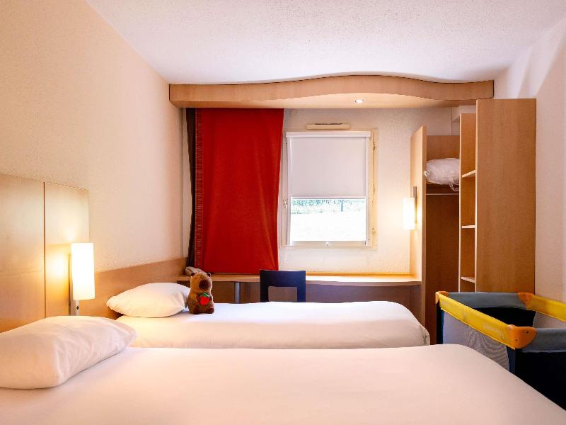 ibis Montauban image