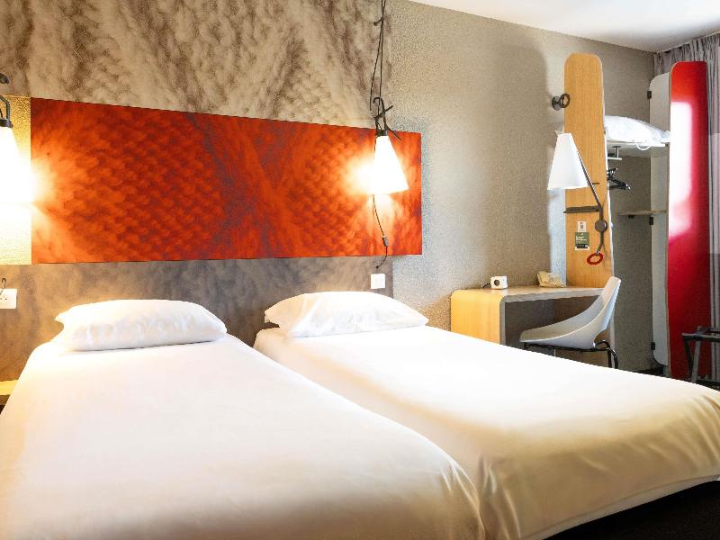 ibis Montauban image