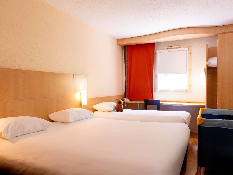 ibis Montauban image