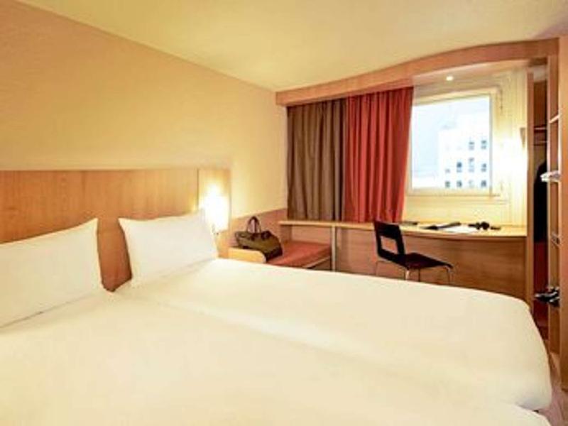 ibis Montauban image