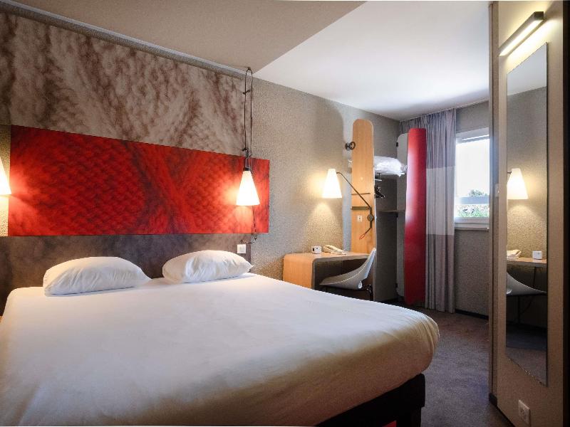 ibis Montauban image