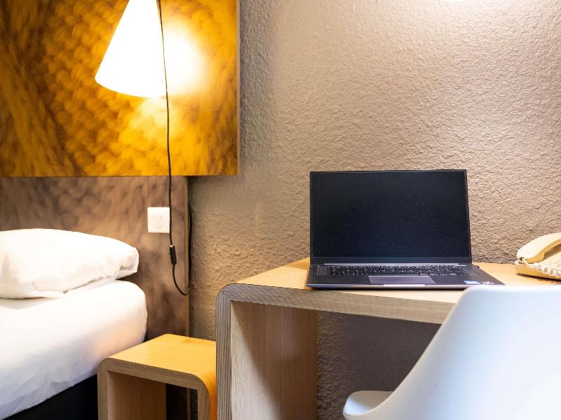 ibis Montauban image