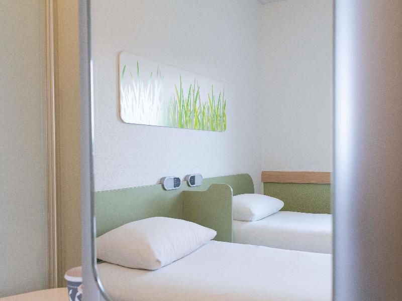 ibis budget Montauban Les Chaumes image