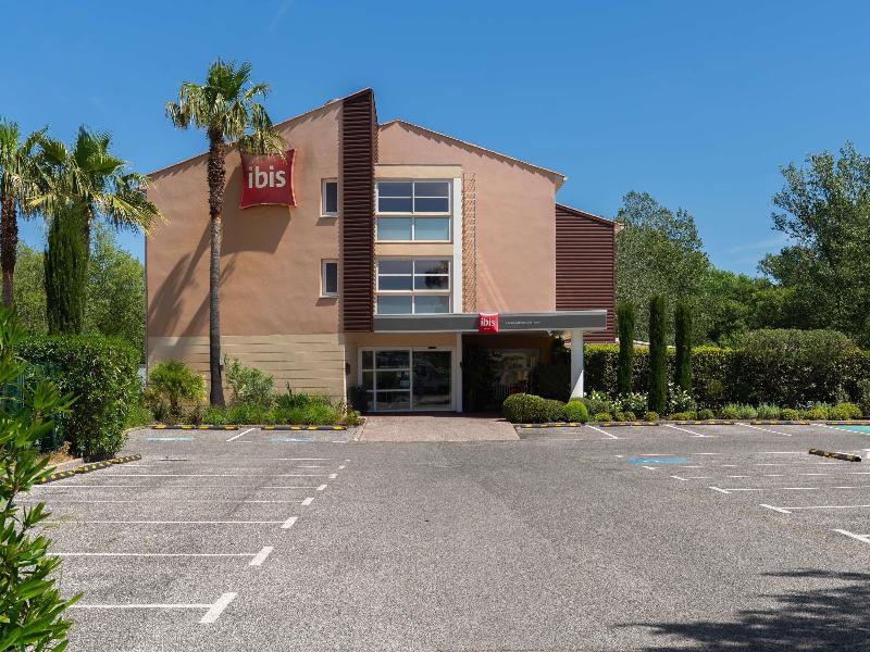 ibis Golfe de Saint Tropez image
