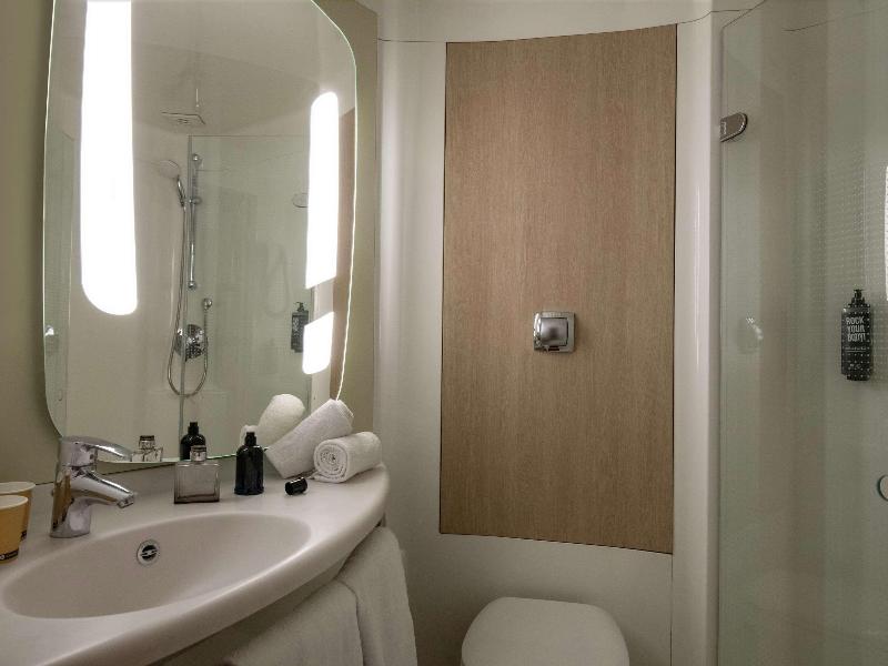 ibis Golfe de Saint Tropez image