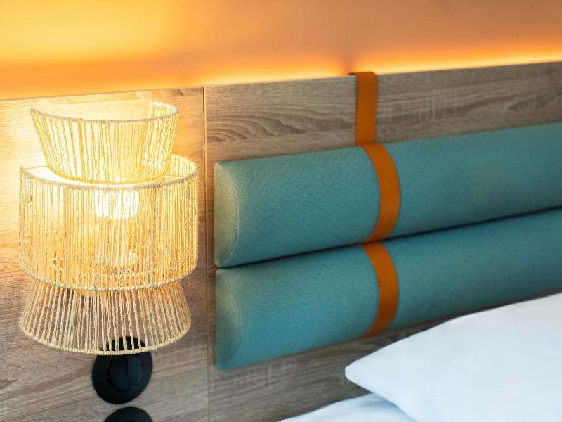 ibis Golfe de Saint Tropez image
