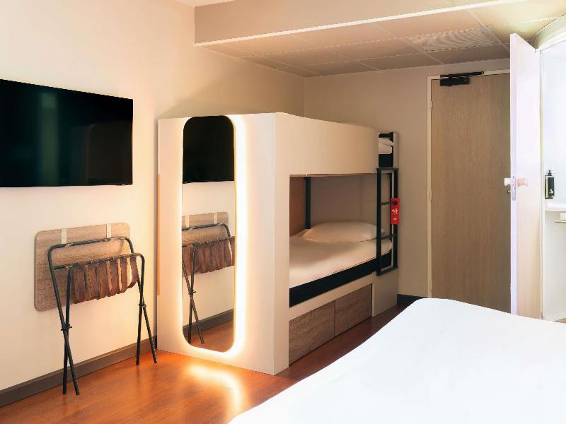 ibis Golfe de Saint Tropez image