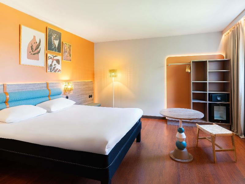 ibis Golfe de Saint Tropez image