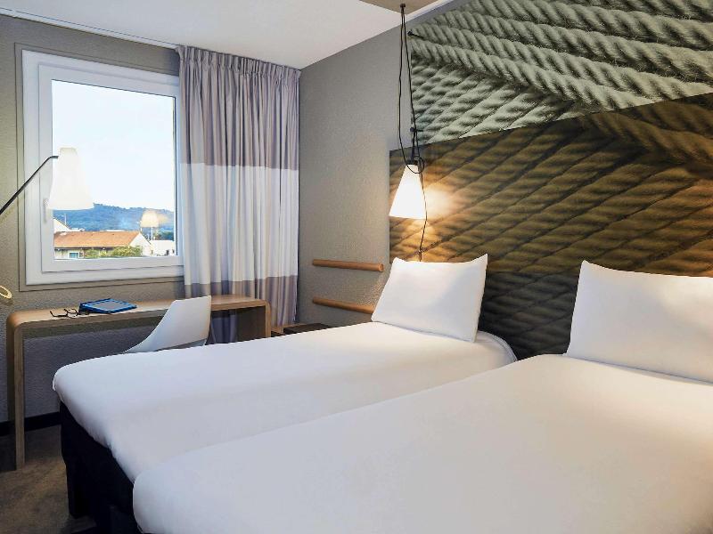 ibis Toulon La-Seyne image