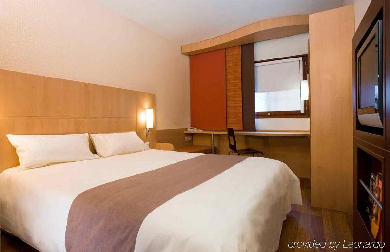 ibis Toulon La-Seyne image