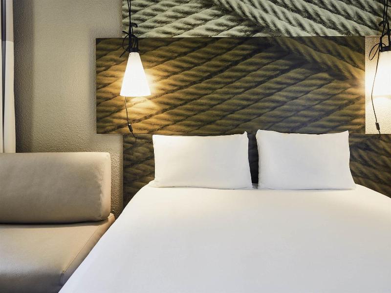 ibis Toulon La-Seyne image