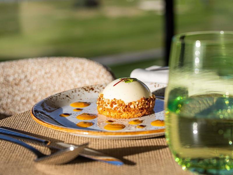 Mercure Brignoles Golf de Barbaroux & Spa image