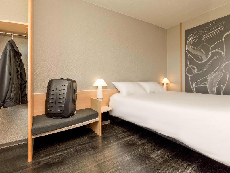 ibis Saint-Dizier image