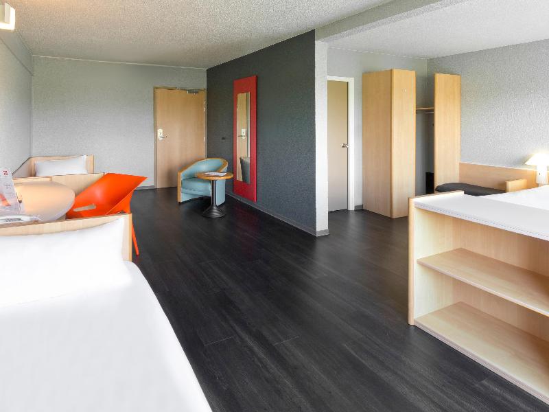 ibis Saint-Dizier image