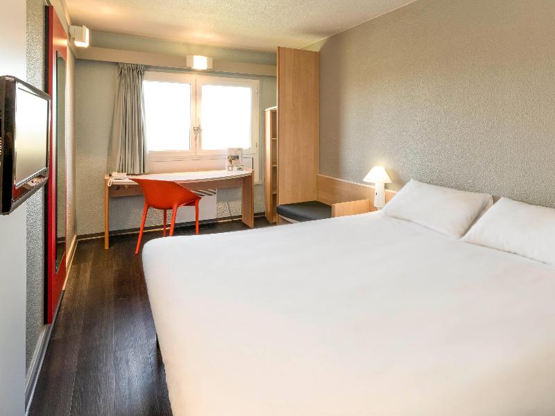 ibis Saint-Dizier image