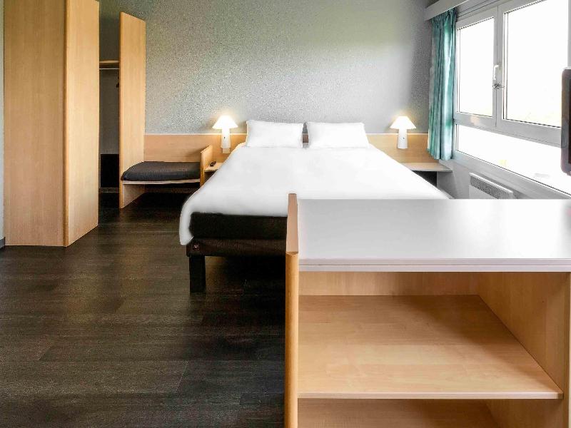 ibis Saint-Dizier image