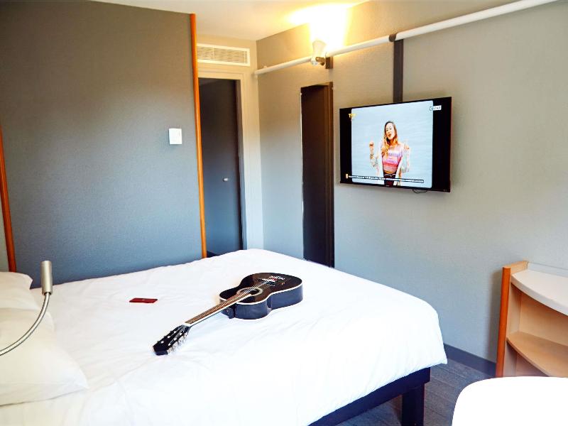 ibis Amboise image