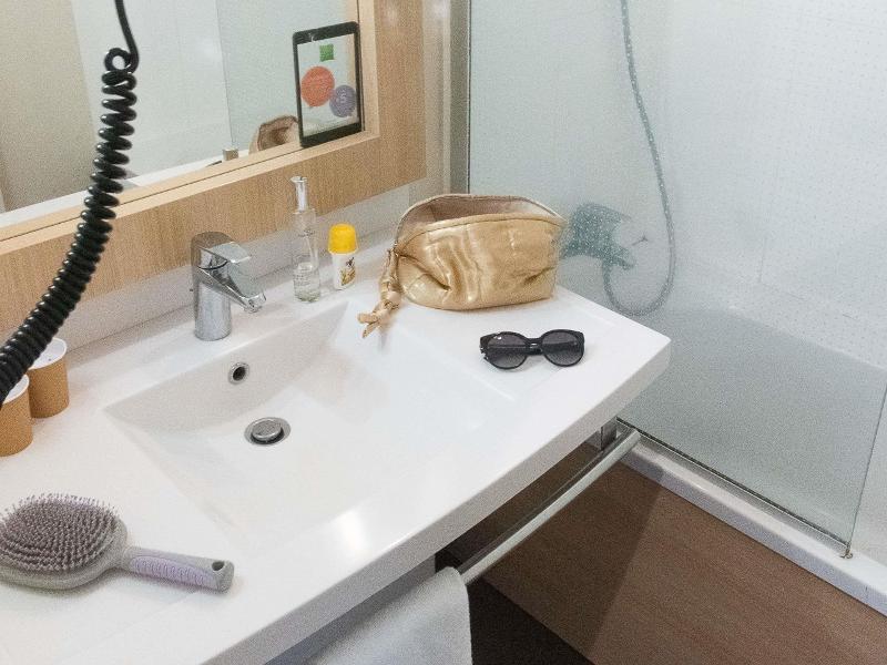 ibis Styles Chinon image