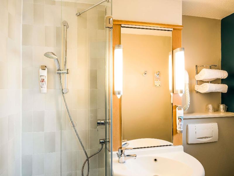 ibis Tours Nord image