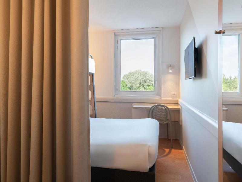 ibis budget Tours Nord image