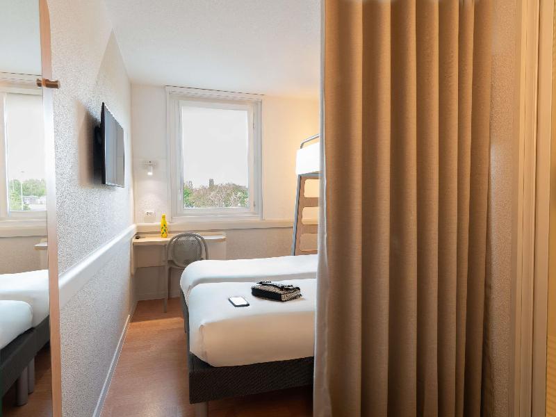 ibis budget Tours Nord image