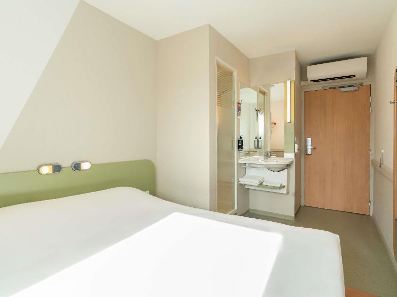 ibis budget Tours Nord image