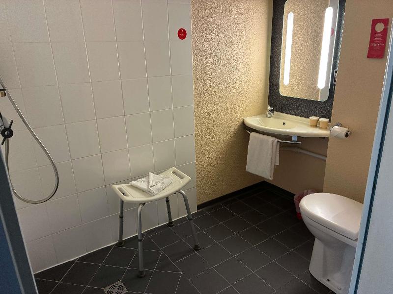 ibis Lorient-Caudan image