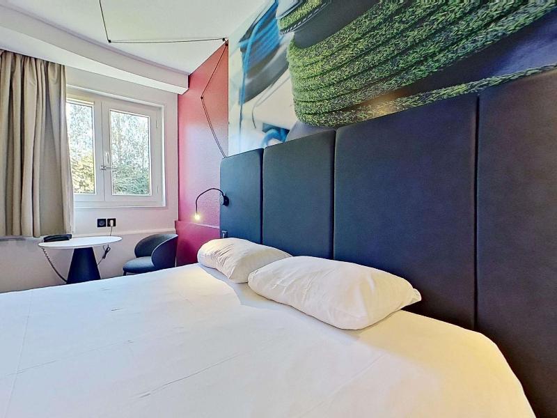 ibis Vannes image