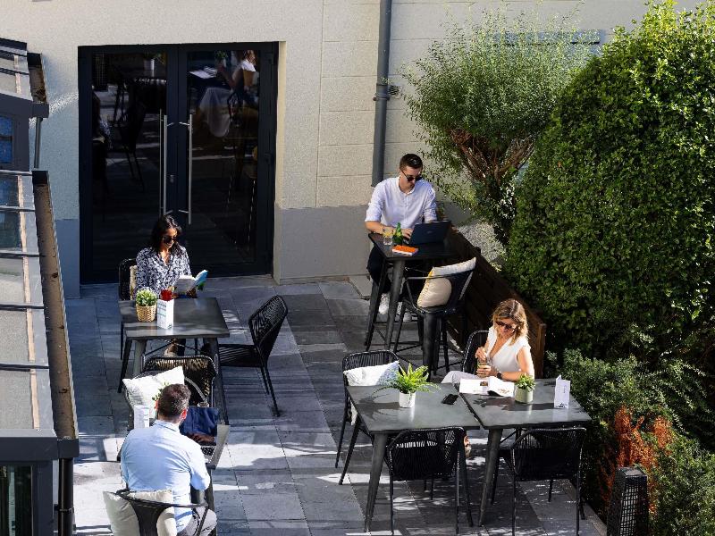 ibis Valenciennes image