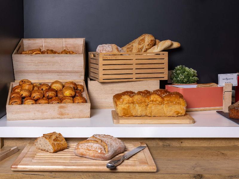 ibis Valenciennes image