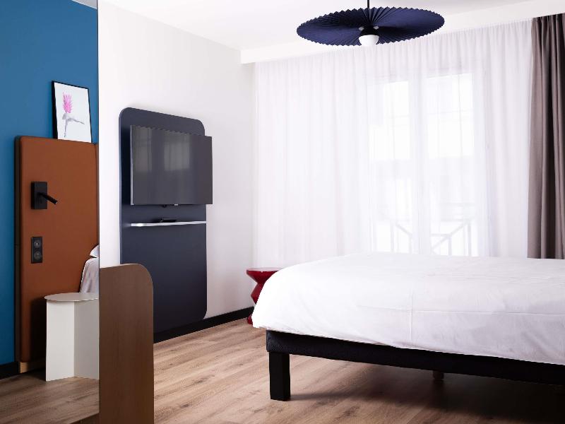 ibis Valenciennes image