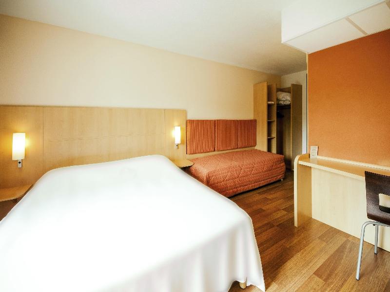ibis Valenciennes image