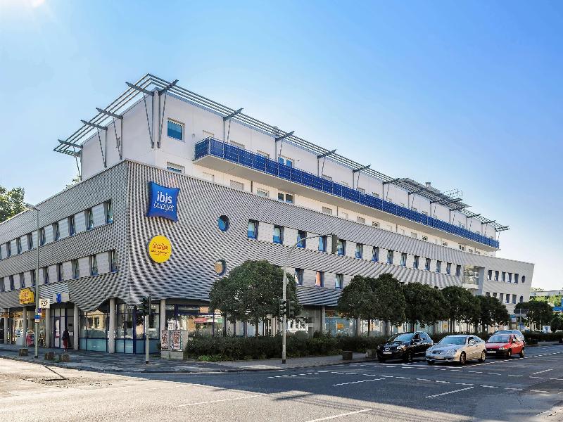 ibis budget Duisburg City am Innenhafen image