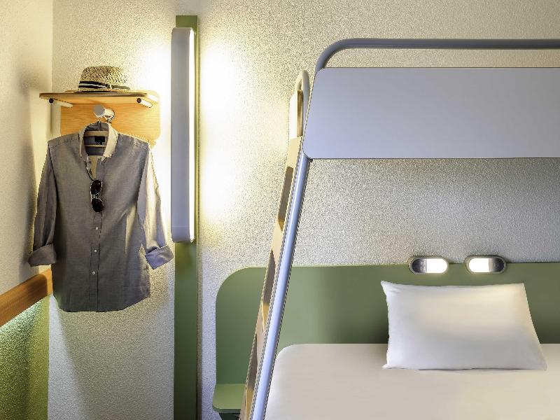 ibis budget Hamburg Altona image