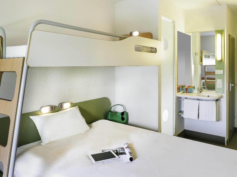 ibis budget Hamburg Altona image
