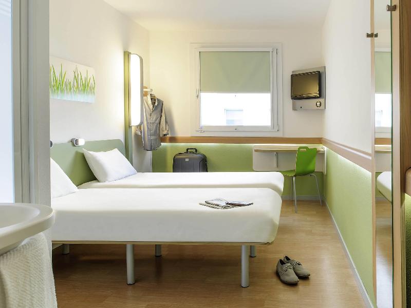 ibis budget Hamburg Altona image