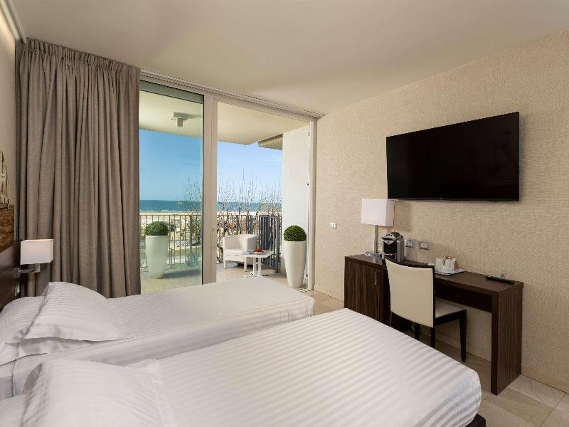 Mercure Rimini Lungomare image