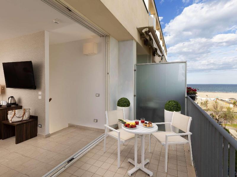 Mercure Rimini Lungomare image